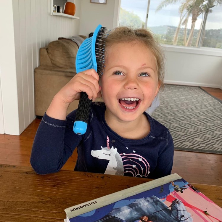 Escova de cerâmica Infantil - Pentea cabelos longos e enrolados (PROMOÇÃO EXCLUSIVA)