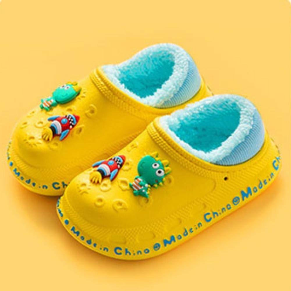 Pantufa Infantil Cartoon 2.0 - Pelúcia, Flexível e Impermeável