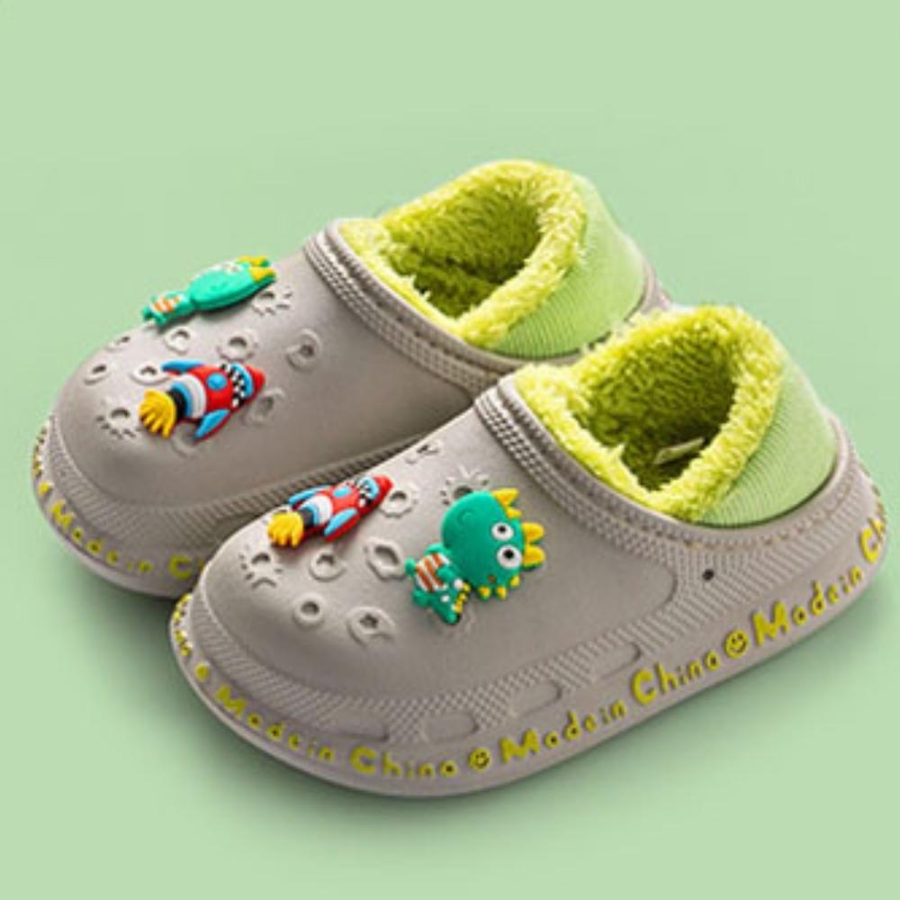 Pantufa Infantil Cartoon 2.0 - Pelúcia, Flexível e Impermeável